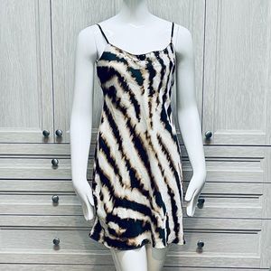 NATORI ZEBRA PRINT MATCHING ROBE AND CHEMISE SET